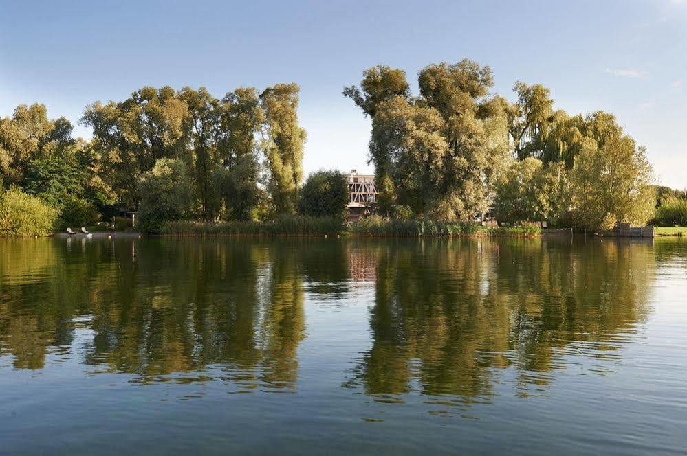 Отель Bora Hotsparesort Радольфцелль (Бодензее)